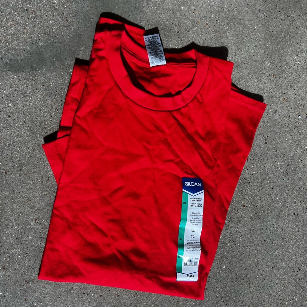Gildan Blank red shirt in adult  XL